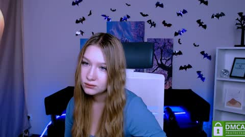 Snapshot of playful_sophie chatting on December 27, 2024, 2:22 pm Sophie online show from December 27, 2024, 2:22 pm