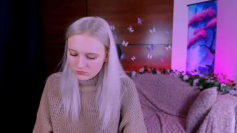 Snapshot of playful_sophie chatting on December 28, 2024, 1:38 pm Sophie online show from December 28, 2024, 1:38 pm