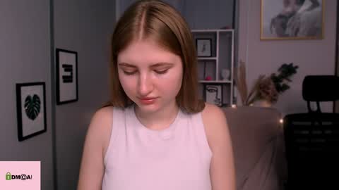 Snapshot of playful_sophie chatting on January 4, 2025, 4:32 pm Sophie online show from January 4, 2025, 4:32 pm