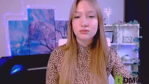 Snapshot of playful_sophie chatting on February 20, 2025, 9:31 pm Sophie online show from February 20, 2025, 9:31 pm