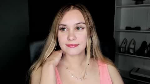 Snapshot of playgirl_valeria chatting on May 20, 2026, 5:19 pm Valeria online show from May 20, 2026, 5:19 pm