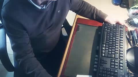 littlenounours online show from February 17, 2026, 8:22 am