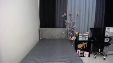 Snapshot of pleasure4salets chatting on October 15, 2025, 8:03 am LAUREEN online show from October 15, 2025, 8:03 am