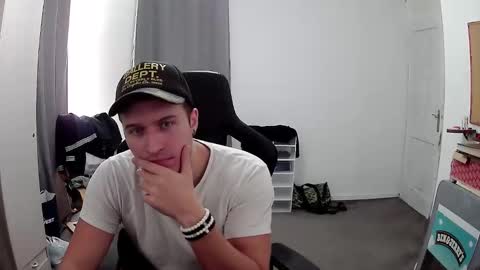 Snapshot of plkrisztian chatting on September 18, 2025, 7:05 pm plkrisztian online show from September 18, 2025, 7:05 pm