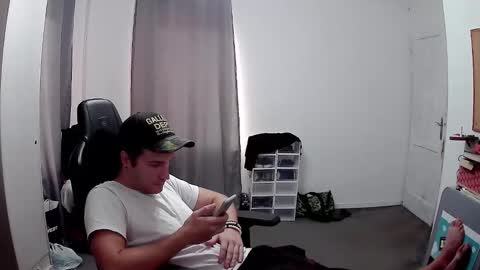 Snapshot of plkrisztian chatting on October 9, 2025, 2:59 pm plkrisztian online show from October 9, 2025, 2:59 pm