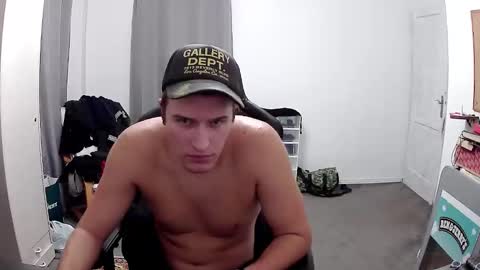 Snapshot of plkrisztian chatting on October 19, 2025, 9:37 pm plkrisztian online show from October 19, 2025, 9:37 pm