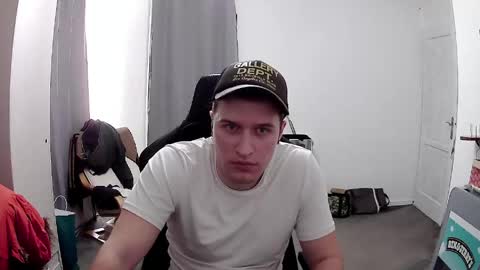 Snapshot of plkrisztian chatting on April 16, 2026, 8:42 pm plkrisztian online show from April 16, 2026, 8:42 pm