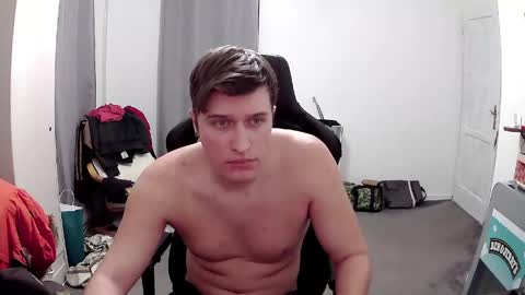 Snapshot of plkrisztian chatting on April 18, 2026, 12:36 am plkrisztian online show from April 18, 2026, 12:36 am