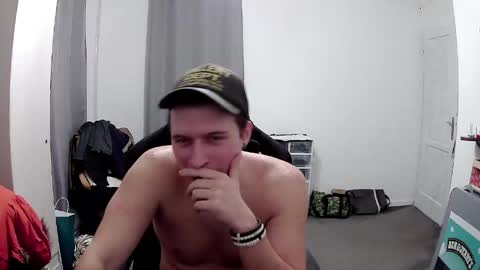 Snapshot of plkrisztian chatting on April 28, 2026, 9:20 pm plkrisztian online show from April 28, 2026, 9:20 pm