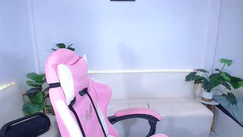 Ploysai online show from November 3, 2025, 8:04 am