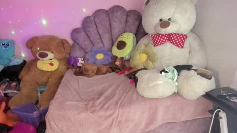 Nicole online show from February 8, 2026, 6:17 am