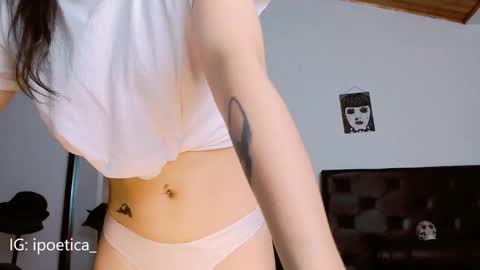 Snapshot of poeeticaa_ chatting on December 17, 2024, 10:11 pm IG ipoetica online show from December 17, 2024, 10:11 pm