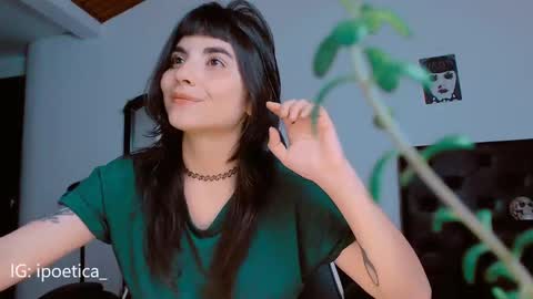 Snapshot of poeeticaa_ chatting on December 19, 2024, 3:07 am IG ipoetica online show from December 19, 2024, 3:07 am