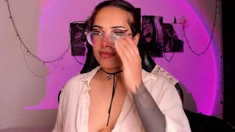 Willow                      Hours 12pm to 630pm Colombian time FRIDAY AND SUNDAY FREE DAYS online show from November 26, 2025, 5:36 pm