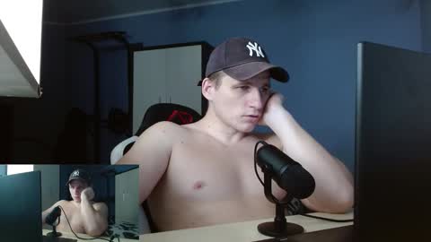 Snapshot of poliglotjoe2 chatting on January 16, 2026, 12:03 am Poliglotjoe2 online show from January 16, 2026, 12:03 am