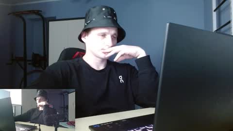 Snapshot of poliglotjoe2 chatting on February 7, 2026, 8:45 pm Poliglotjoe2 online show from February 7, 2026, 8:45 pm