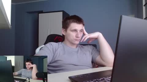 Snapshot of poliglotjoe2 chatting on February 10, 2026, 2:32 pm Poliglotjoe2 online show from February 10, 2026, 2:32 pm