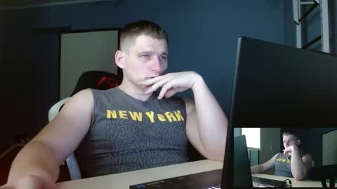 Snapshot of poliglotjoe2 chatting on February 19, 2026, 7:21 pm Poliglotjoe2 online show from February 19, 2026, 7:21 pm