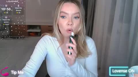 PolinaJones online show from December 17, 2025, 7:31 pm