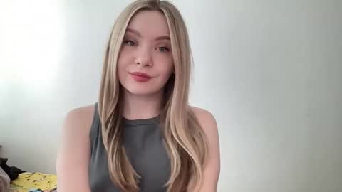 polishangel222 online show from May 11, 2026, 10:32 am