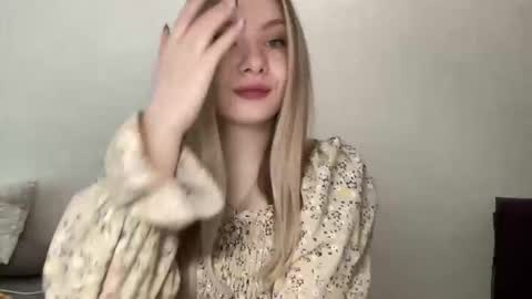polishangel222 online show from May 31, 2026, 11:28 am