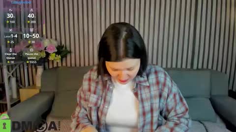 Snapshot of polly__mayer chatting on October 15, 2025, 1:17 am Polly online show from October 15, 2025, 1:17 am