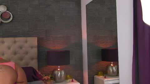 polly_curiouss online show from May 21, 2026, 4:03 pm
