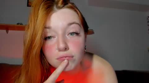 Snapshot of polly_luna chatting on September 13, 2025, 1:05 am Polly online show from September 13, 2025, 1:05 am