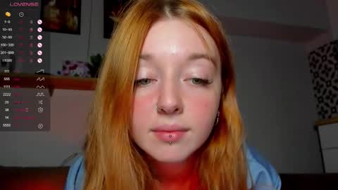 Snapshot of polly_luna chatting on October 2, 2025, 9:27 am Polly online show from October 2, 2025, 9:27 am