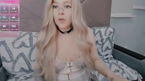 Polly online show from September 10, 2025, 10:04 am