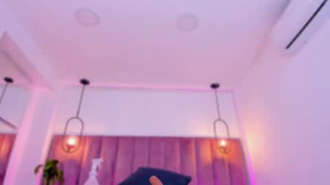 Snapshot of pollybabe_ chatting on April 21, 2026, 10:21 am POLLY online show from April 21, 2026, 10:21 am