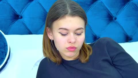 Snapshot of pollylanders chatting on December 6, 2024, 5:20 am Polly online show from December 6, 2024, 5:20 am