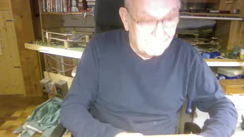 pomme1949 online show from December 17, 2024, 9:50 am