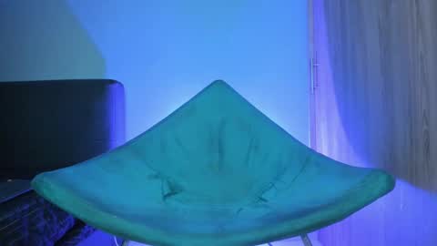 johnatan online show from February 12, 2025, 2:35 am