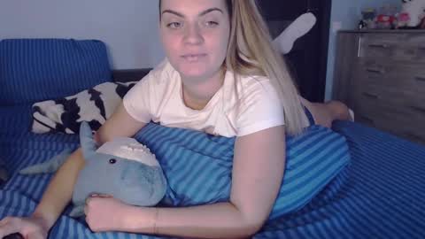 Snapshot of popkornmolli chatting on December 2, 2024, 11:12 am popkornmolli online show from December 2, 2024, 11:12 am