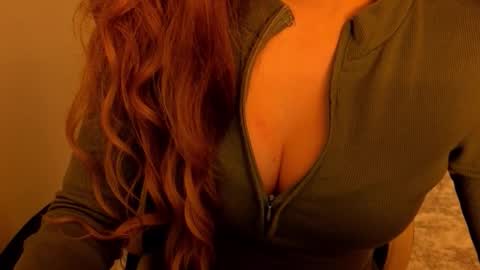 Snapshot of poppybloopy chatting on December 5, 2025, 6:26 pm April online show from December 5, 2025, 6:26 pm