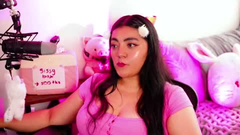 Poppy Kensington online show from June 17, 2026, 5:47 pm