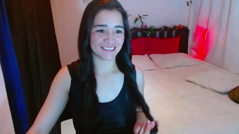 Snapshot of porcelainlux chatting on December 4, 2024, 3:15 am porcelainlux online show from December 4, 2024, 3:15 am