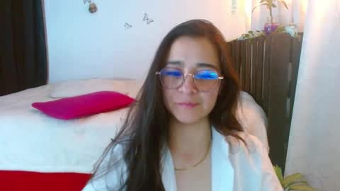 Snapshot of porcelainlux chatting on January 9, 2025, 3:15 am porcelainlux online show from January 9, 2025, 3:15 am