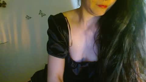 Snapshot of porcelainlux chatting on January 22, 2025, 4:13 am porcelainlux online show from January 22, 2025, 4:13 am