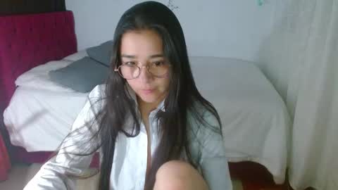 Snapshot of porcelainlux chatting on February 17, 2025, 3:25 am porcelainlux online show from February 17, 2025, 3:25 am