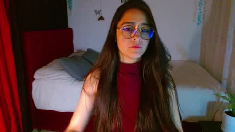 Snapshot of porcelainlux chatting on February 20, 2025, 4:39 am porcelainlux online show from February 20, 2025, 4:39 am