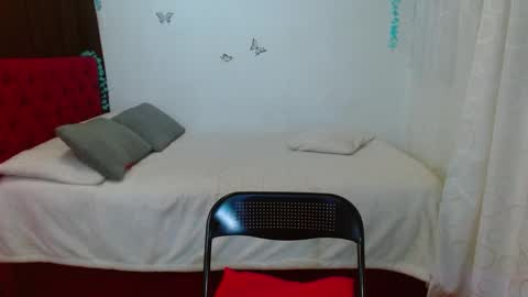 Snapshot of porcelainlux chatting on March 2, 2025, 5:25 pm porcelainlux online show from March 2, 2025, 5:25 pm