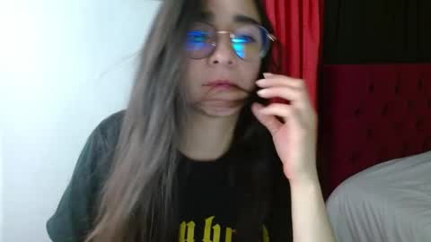 Snapshot of porcelainlux chatting on March 4, 2025, 7:32 pm porcelainlux online show from March 4, 2025, 7:32 pm