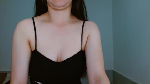 Snapshot of porcelainlux chatting on November 5, 2025, 8:31 pm porcelainlux online show from November 5, 2025, 8:31 pm