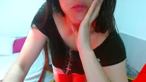 Snapshot of porcelainlux chatting on November 10, 2025, 8:30 pm porcelainlux online show from November 10, 2025, 8:30 pm