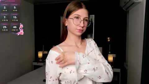 Elizabeth online show from October 7, 2025, 7:00 pm