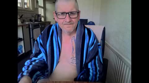 poshman65 online show from May 22, 2026, 8:42 am