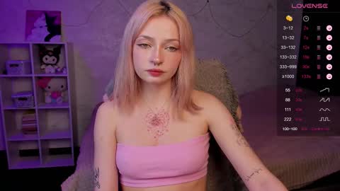 Polly  inst postbabyyy online show from November 13, 2025, 4:06 pm