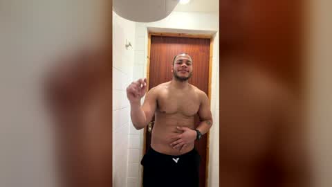 potro_latino18 online show from February 23, 2026, 1:19 pm
